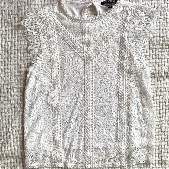 CABLE & GAUGE | white embroidery top - Picture 3 of 8